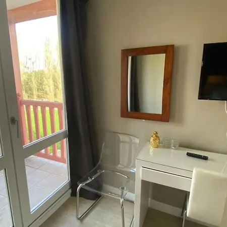 Tres Bel Appt 6 Pers Avec Piscine Sauf Janvier Tennis Et Parking 202 アパート *