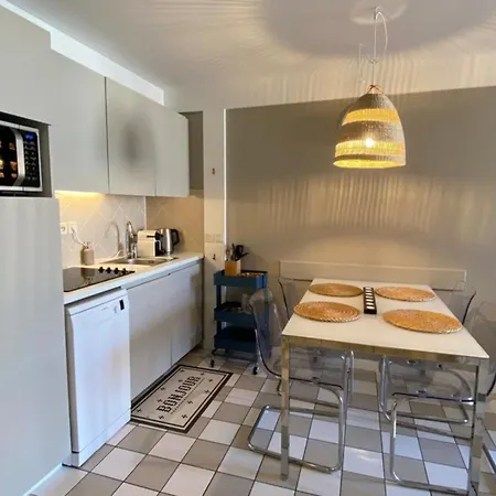 Very 6 Person With Swimming Pool Tennis Court And Car Park 202 * Le Touquet